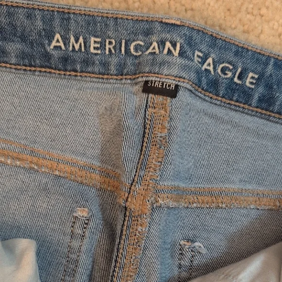 American Eagle Outfitters Light Blue Mom Jeans - Picture 4 of 6